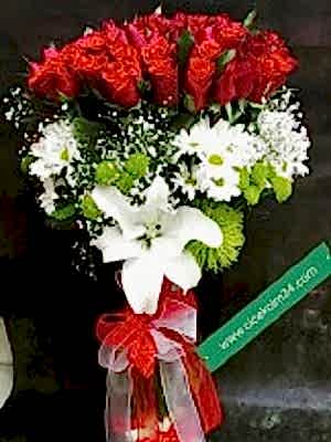 Vazoda Aşk Gülleri