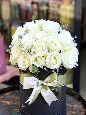 Kutuda 21 Adet Beyaz Gül